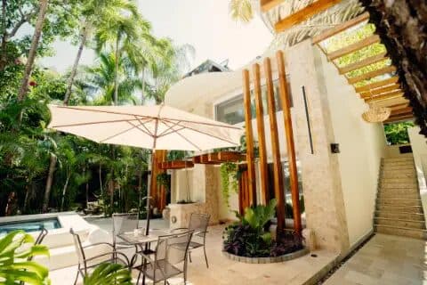 Villa Toro outdoor seating