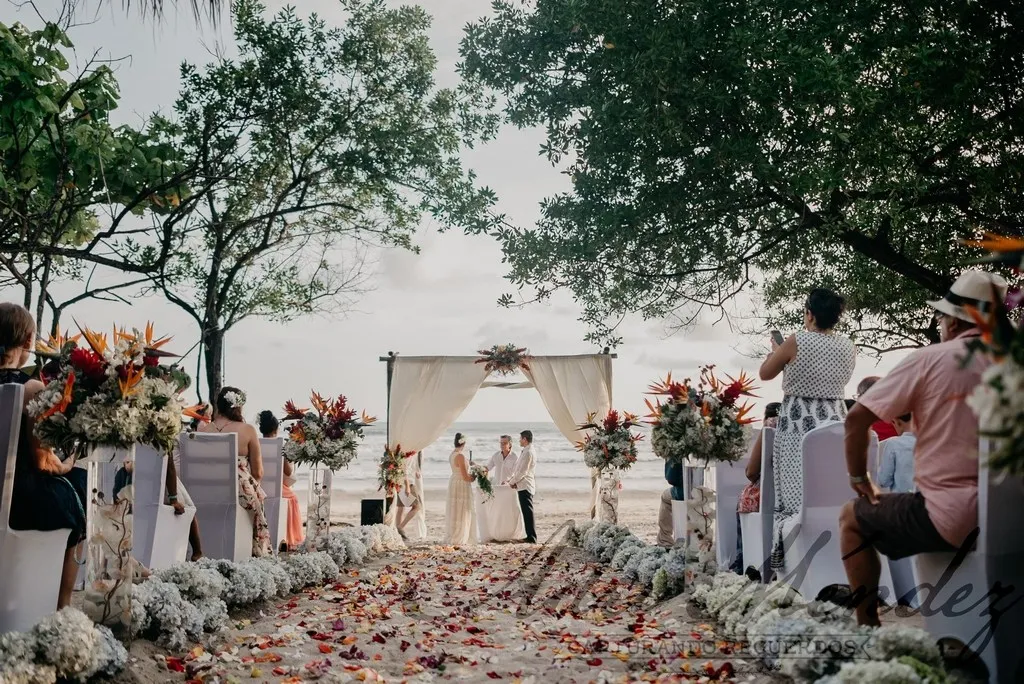 An intimate celebration in the Dreamcatcher garden