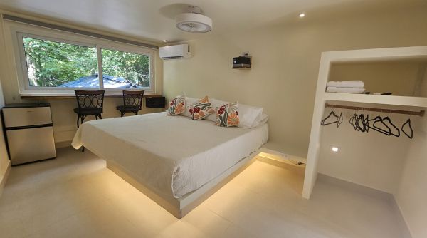 Intima King habitacion con Proyector habitacion 27
