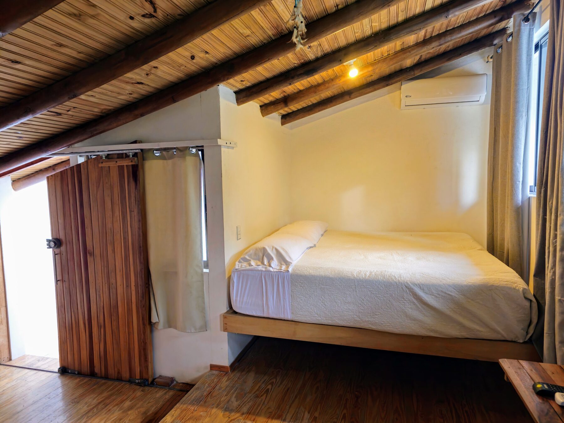 #11 Apartamento premium con terraza: área de descanso y camas