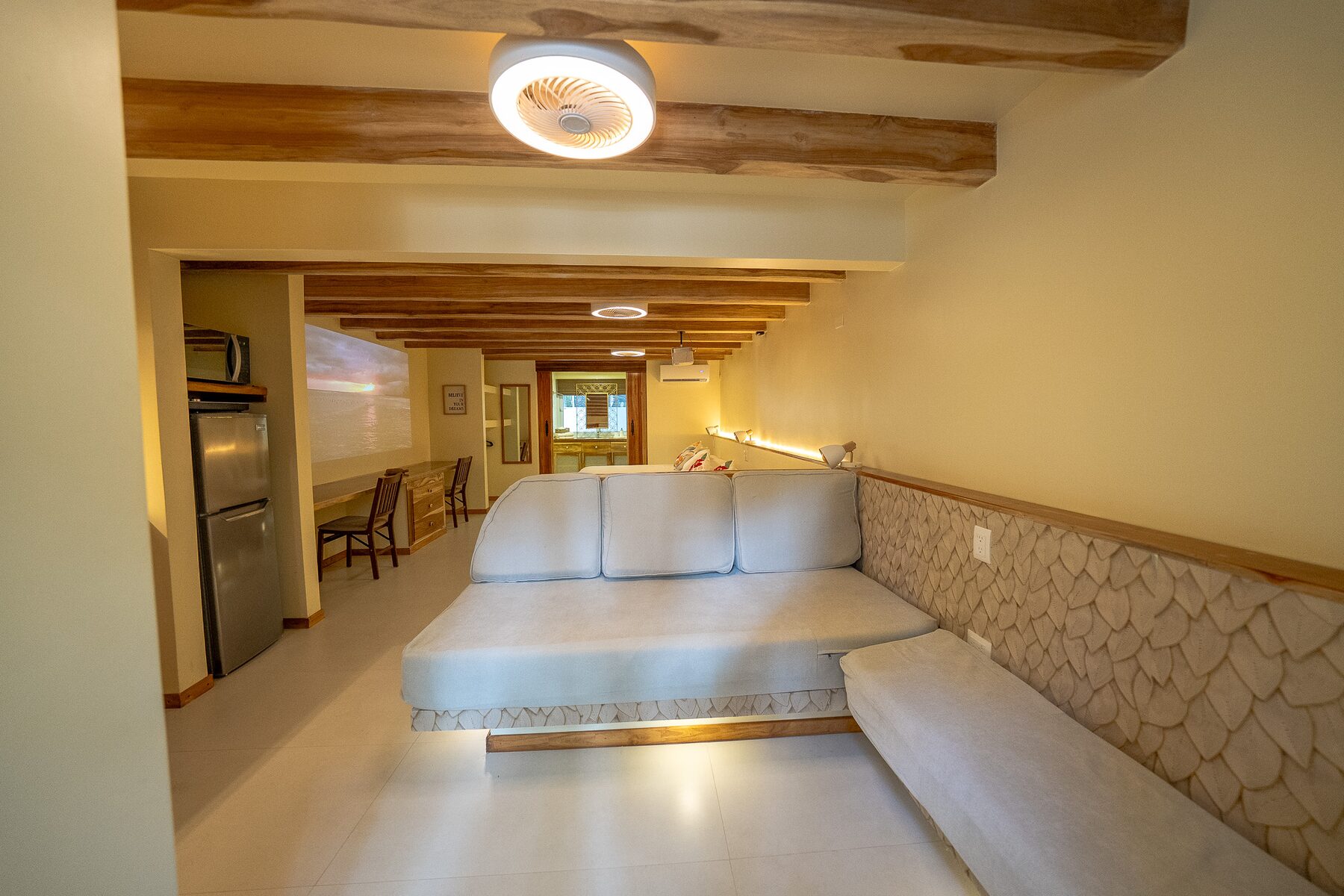 Poolside Family Suite with Kitchen & Projector thumbnail 8