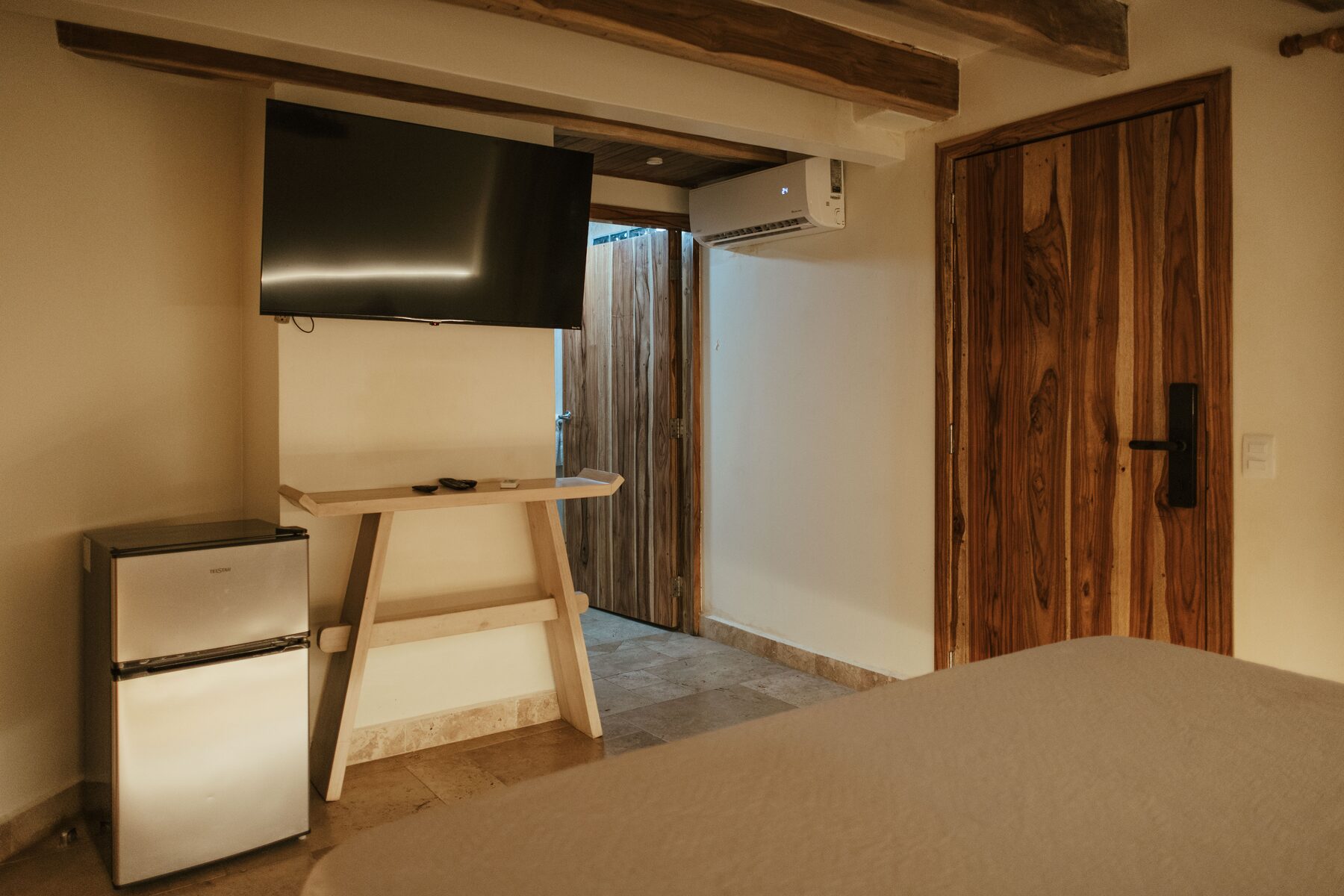 Premium King Terrace Room thumbnail 2