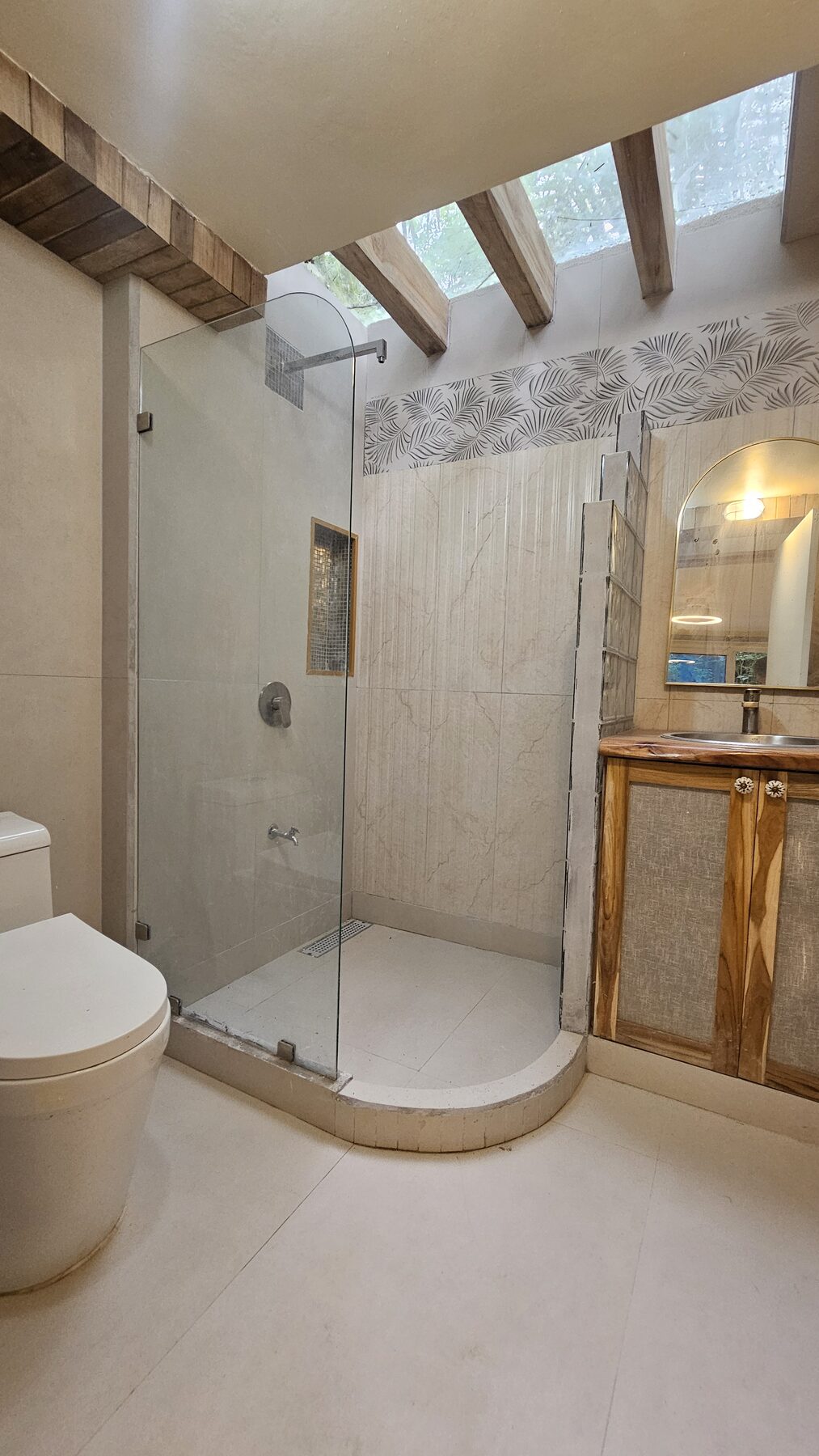 #27 Intimate King Room with Projector: private bathroom