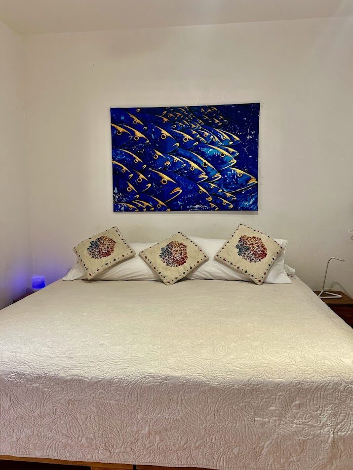 Family Room with King & Twin Beds thumbnail 8